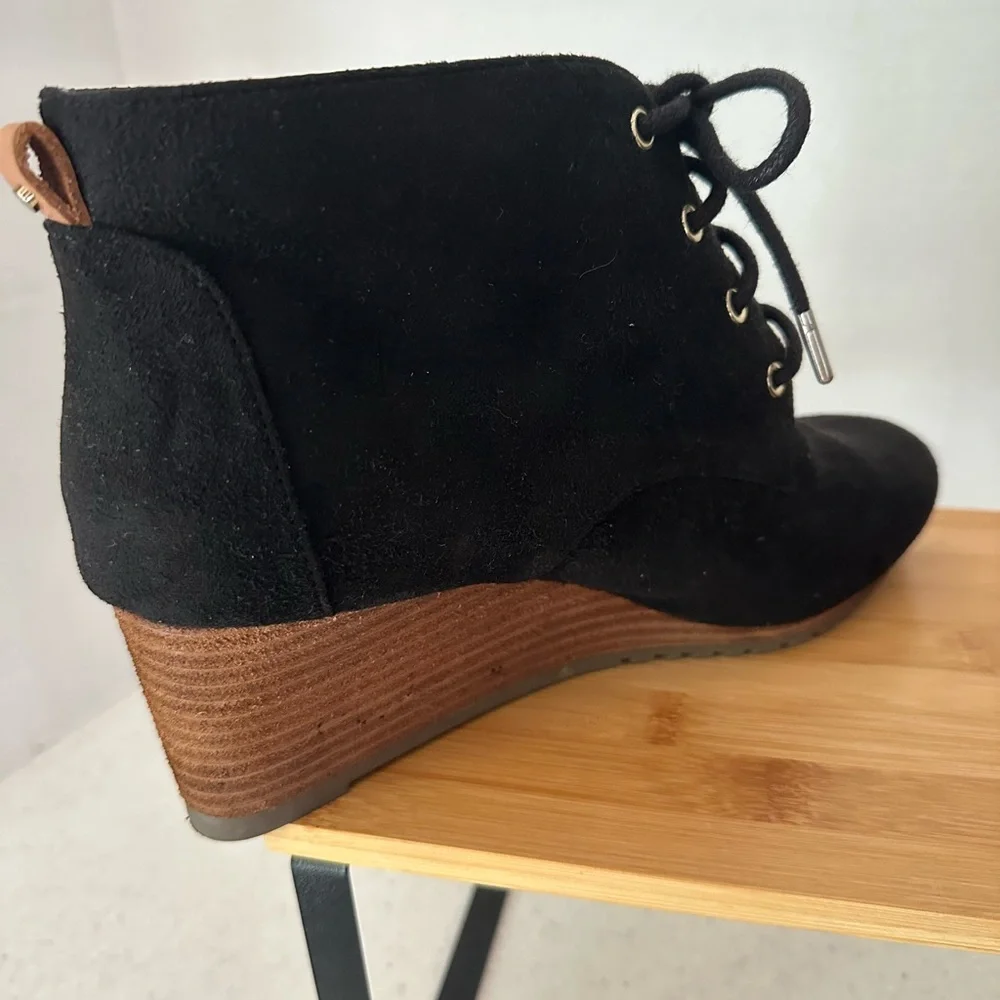 Dr. Scholl’s Close Call Wedge Heels Ankle Lace-Up Boots Black Size 9M. Like New